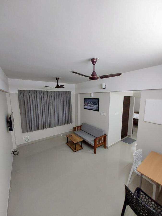 Hotel Mannat Residence Thiruvananthapuram Exteriör bild