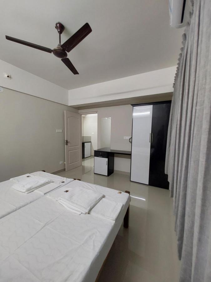 Hotel Mannat Residence Thiruvananthapuram Exteriör bild