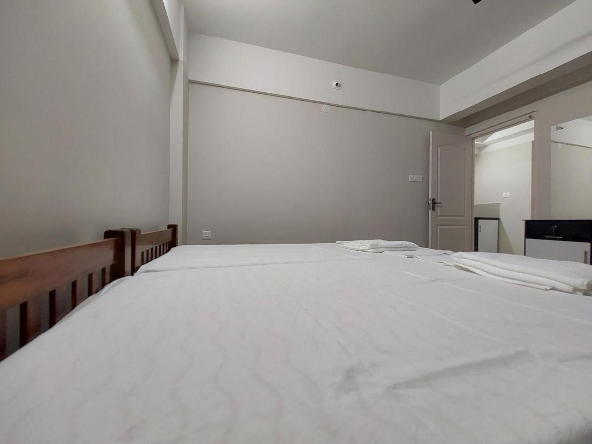 Hotel Mannat Residence Thiruvananthapuram Exteriör bild